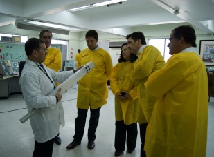 Funcionarios de la ACHS visitan la comisión chilena de energía nuclear