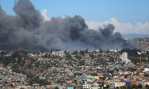 Advierten consecuencias negativas para la salud tras incendio en valparaíso