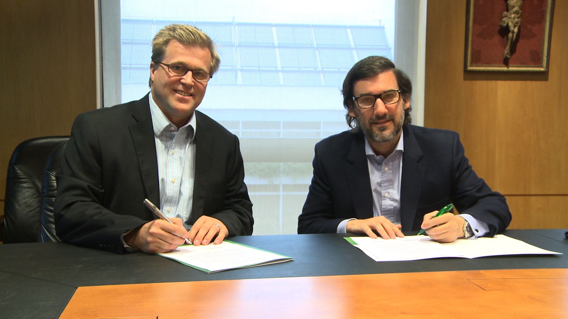 ACHS firma nuevo plan de colaboración con sky airline