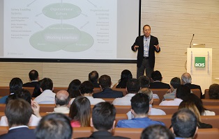 Experto internacional realiza seminario a empresas afiliadas