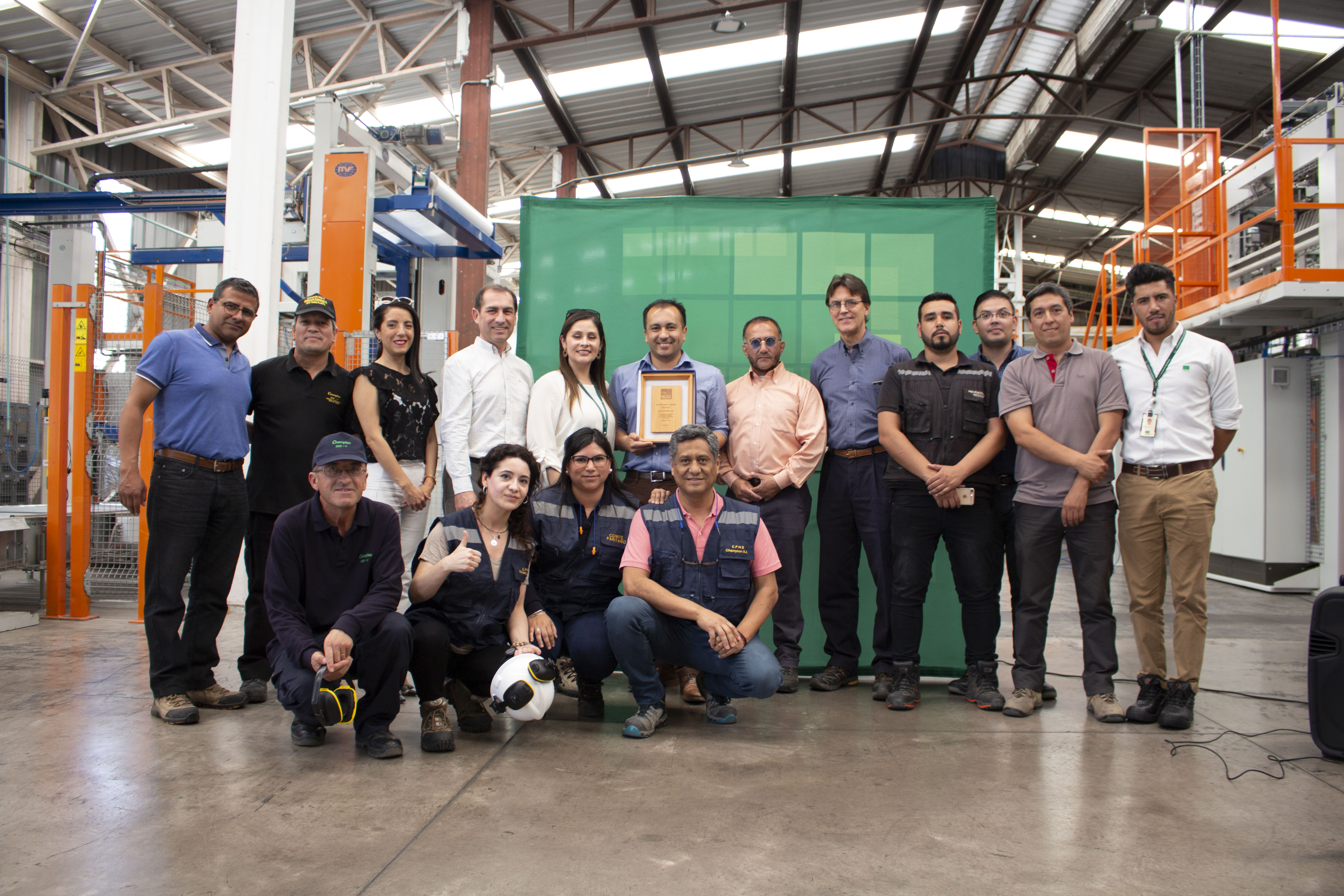 La ACHS entrega reconocimiento a proa s.a. por su compromiso con la seguridad y salud laboral