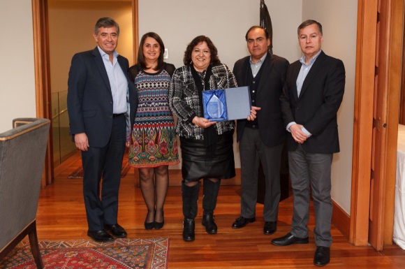 La ACHS entrega reconocimiento a metlife por su compromiso con la seguridad y salud ocupacional