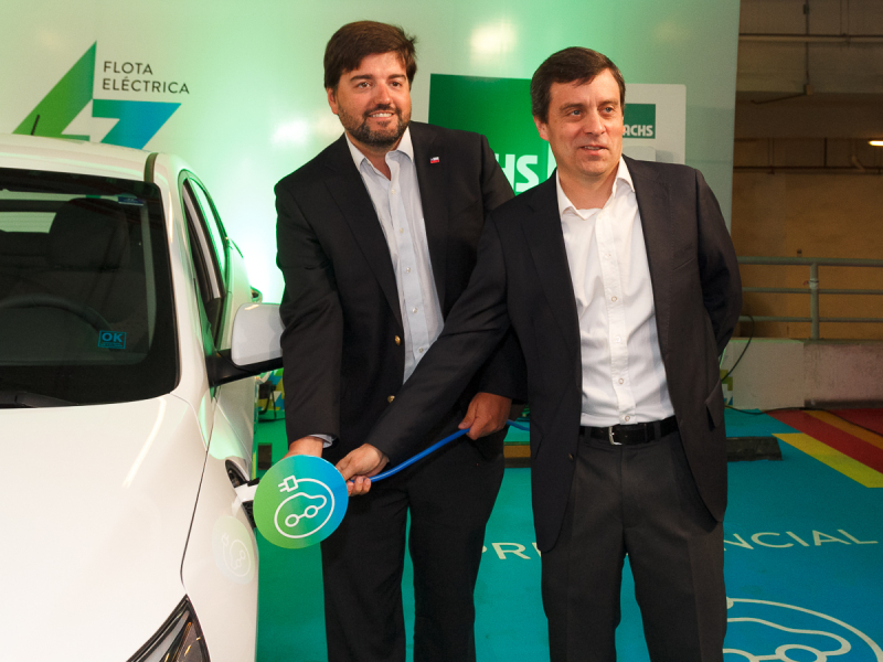 La ACHS estrena flota corporativa de autos eléctricos más grande del país