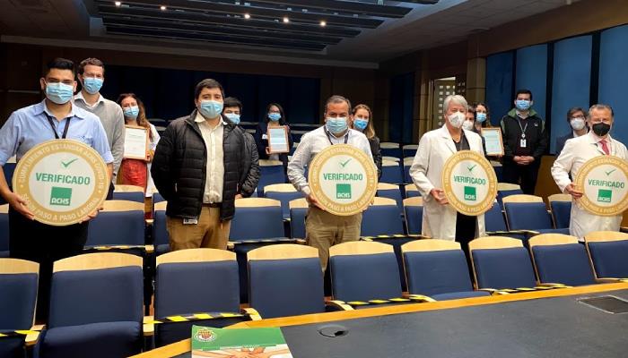 Clínica Santa María recibe Sello COVID-19 de la Asociación Chilena de Seguridad por su compromiso y gestión preventiva 2020