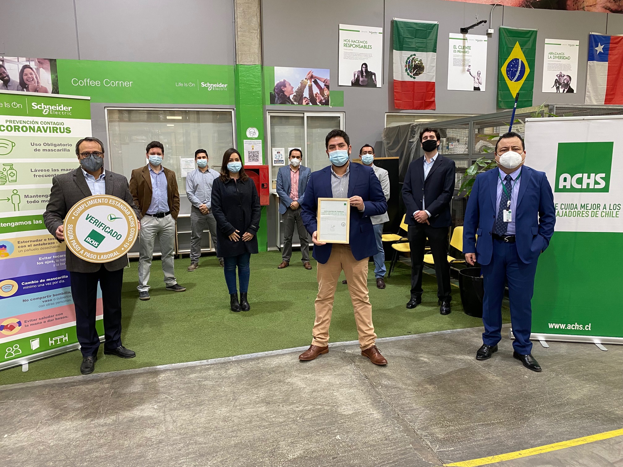La ACHS entrega Sello COVID-19 a Schneider Electric Chile