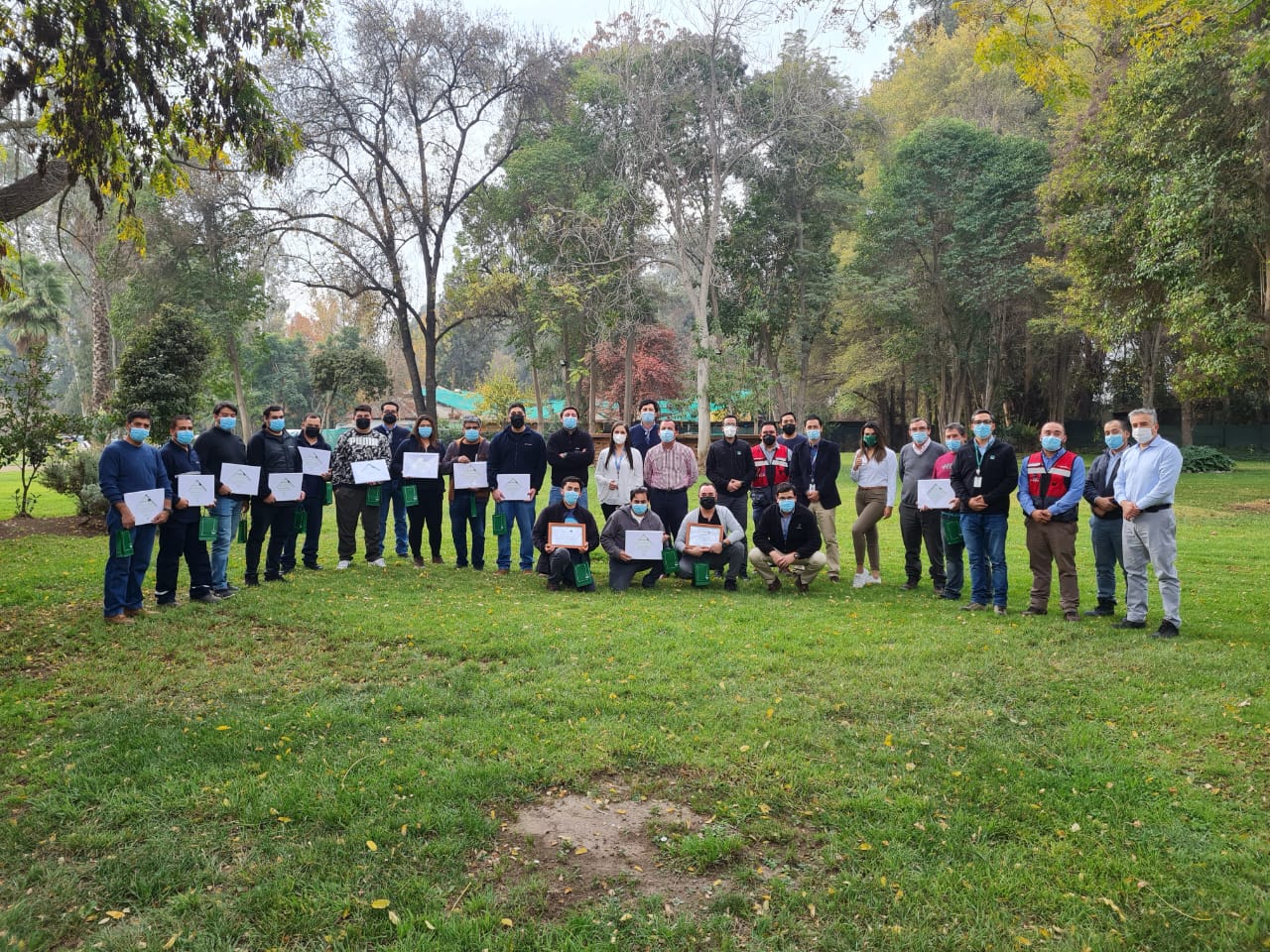 La ACHS reconoce a trabajadores de la empresa MolymetNos por aprobar los cursos de capacitación de Operadores de Máquinas Críticas