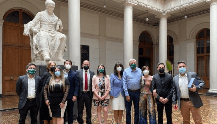 La Universidad de Chile y la ACHS reconocieron al equipo de Expertos en Prevención de la institución por la gestión preventiva realizada durante la pandemia
