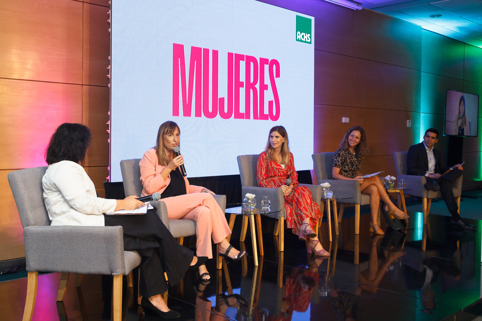 “Más Mujeres, mejores conversaciones”: La ACHS realiza exitoso encuentro en Icare   
