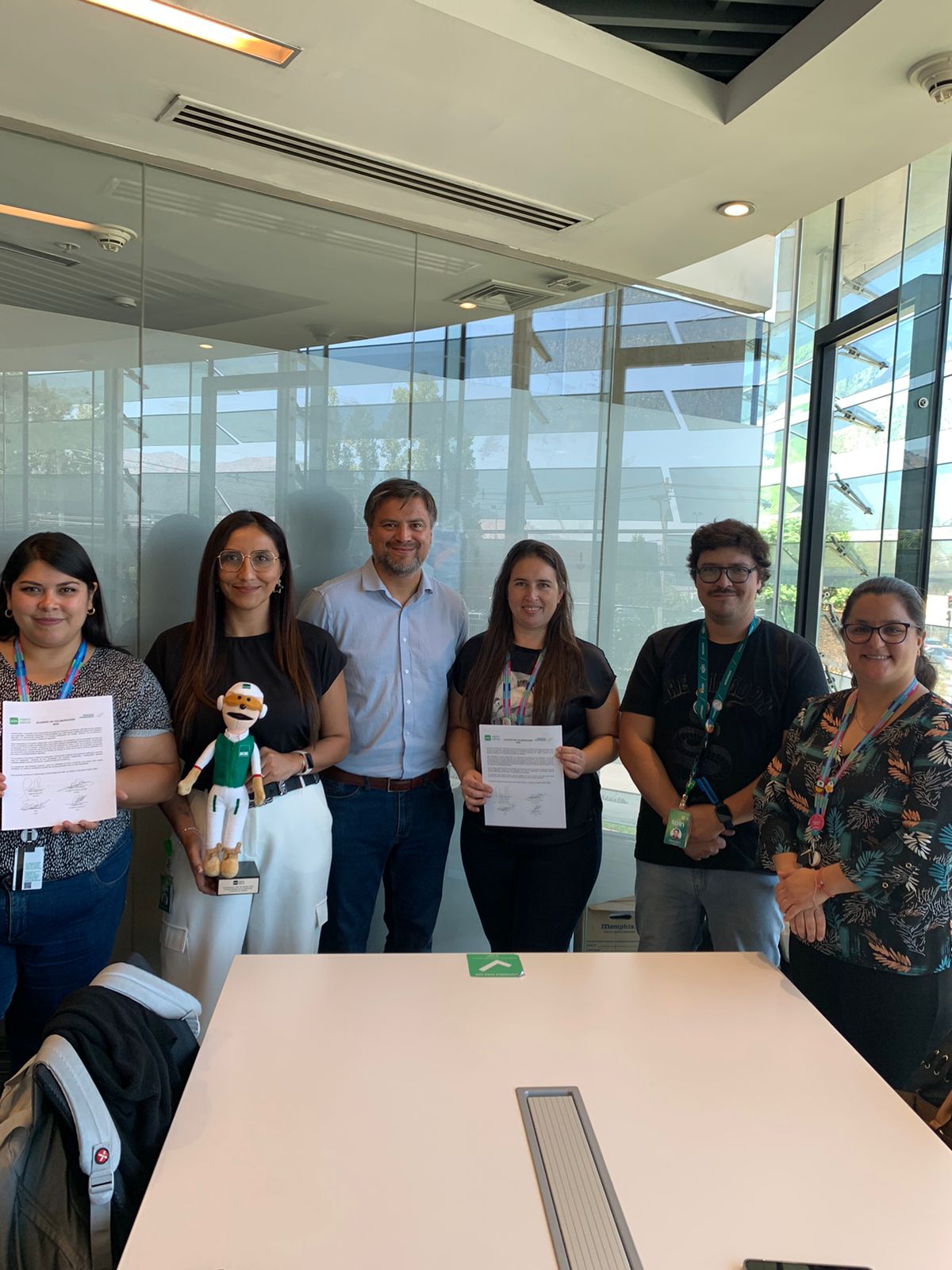 Achs Seguro Laboral y Negocio Financiero firman Acuerdo Colaborativo de trabajo 2024