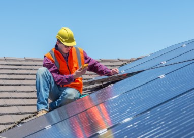 ACHS entrega recomendaciones para labores de reparación de techumbres